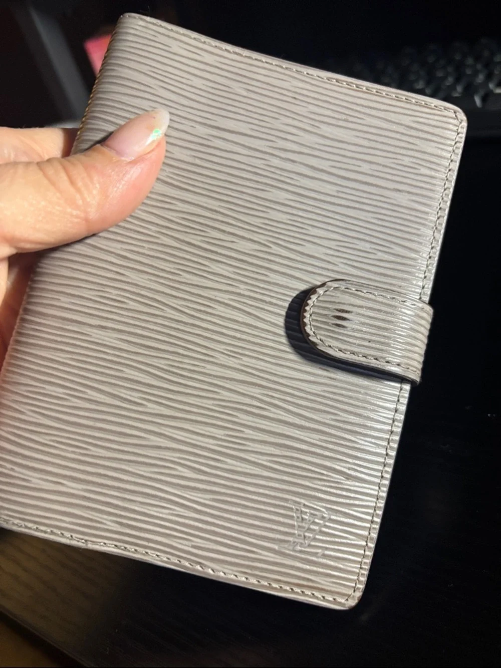 Louis Vuitton taupe/beige   Epi Leather agenda with original papers in it - Picture 3 of 17